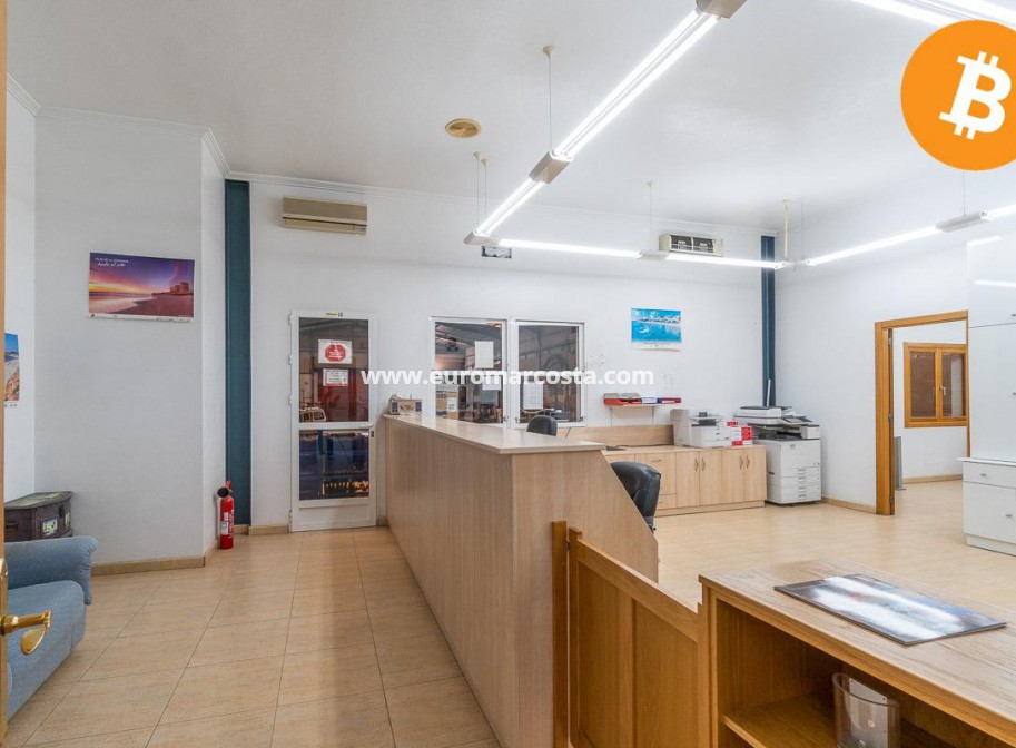 Sale - Industrial unit - Pilar de la Horadada