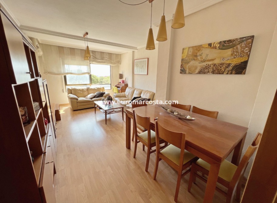 Sale - Apartment / flat - Guardamar del Segura