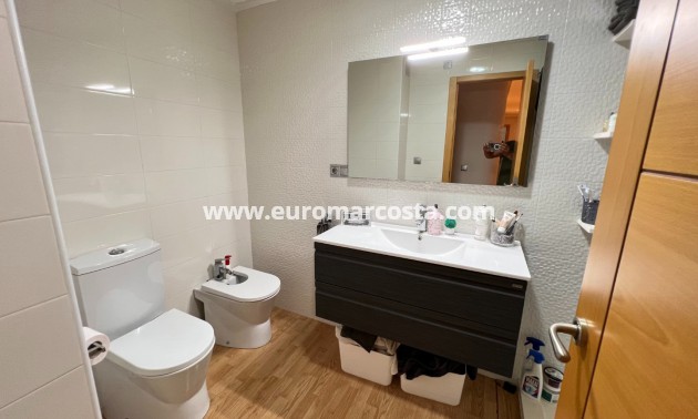 Sale - Apartment / flat - Guardamar del Segura