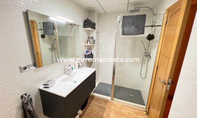 Sale - Apartment / flat - Guardamar del Segura