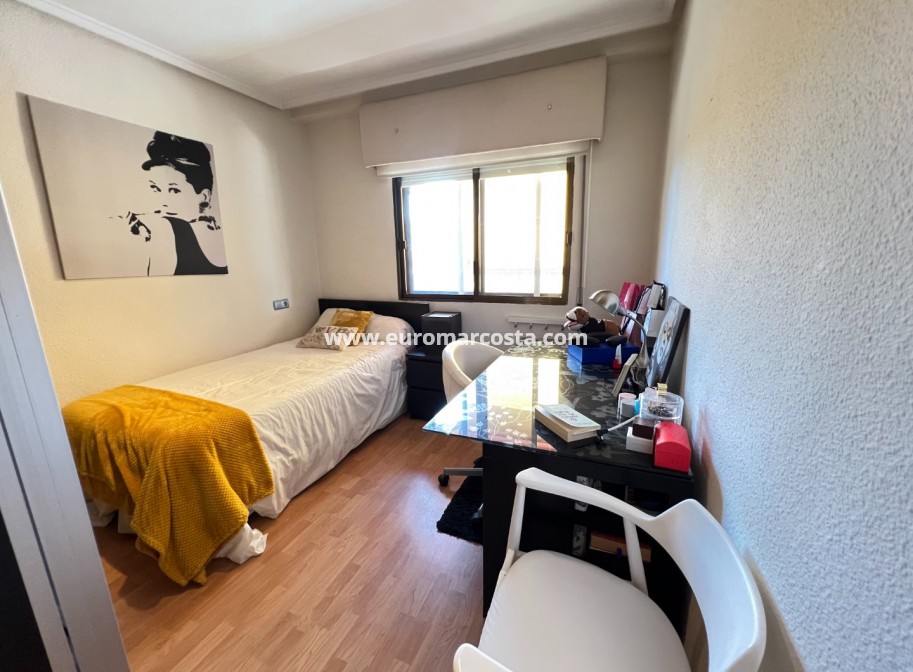 Sale - Apartment / flat - Guardamar del Segura