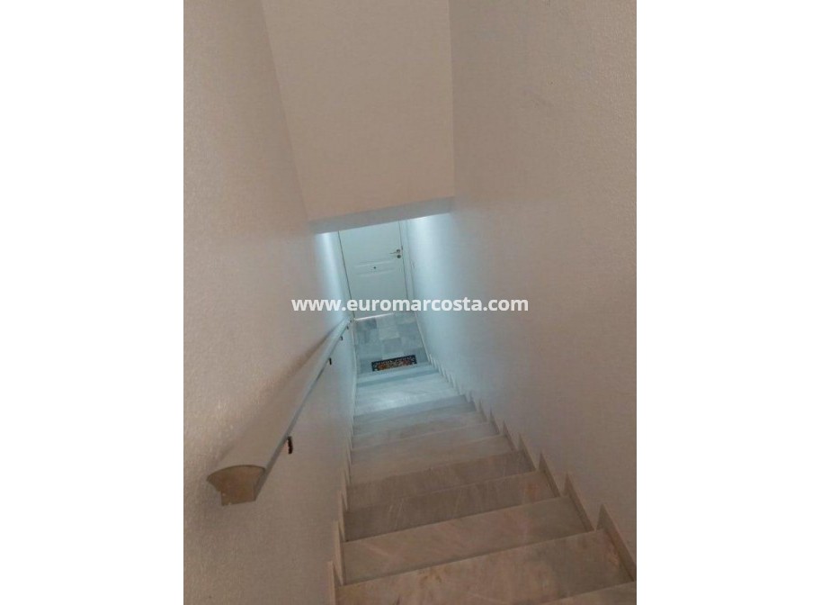 Sale - Apartment / flat - Torrevieja - Puerto