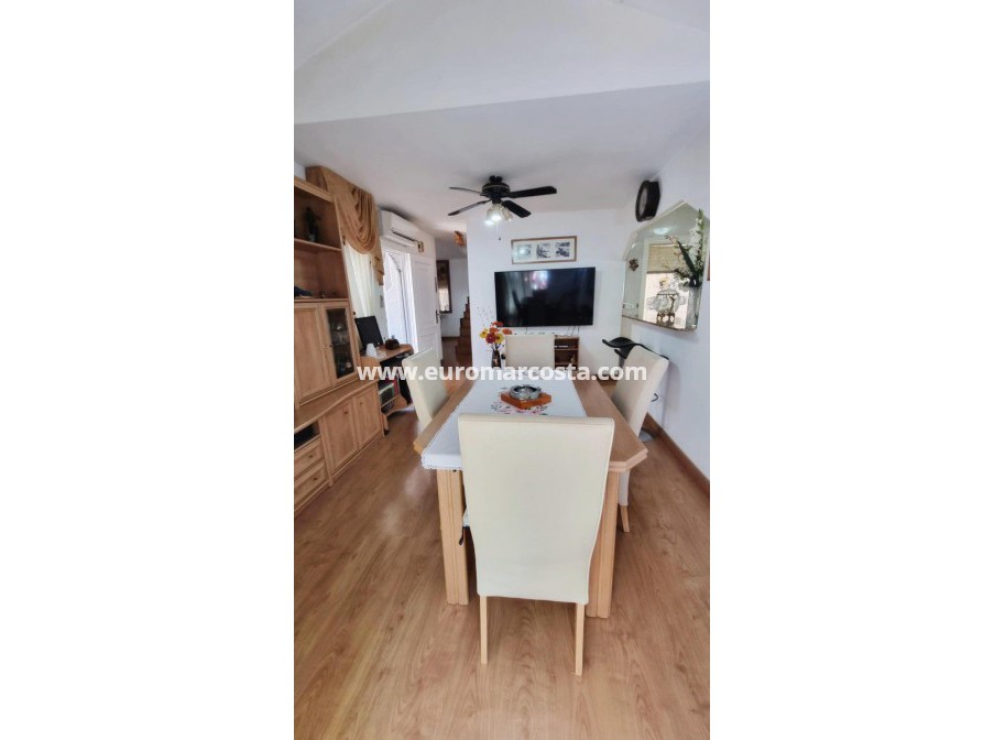 Venta - Villa / Semi pareado - Torrevieja - TORREVIEJA