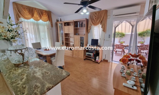 Sale - Villa / Semi semi-detached - Torrevieja - TORREVIEJA