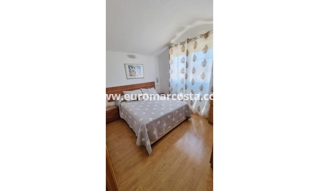 Sale - Villa / Semi semi-detached - Torrevieja - TORREVIEJA