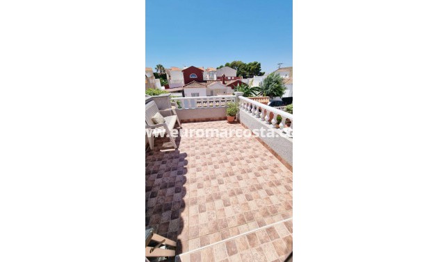 Objekte zum Wiederverkauf - Villa / Doppelhaushälfte - Torrevieja - TORREVIEJA