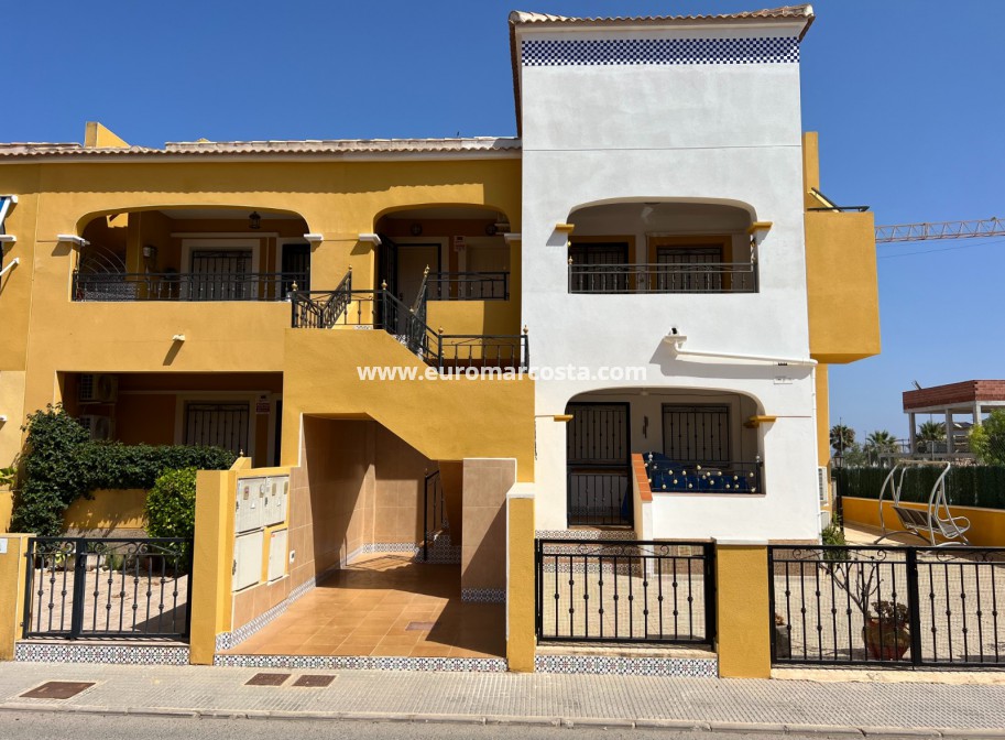 Sale - Bungalow Planta Alta - Los Montesinos