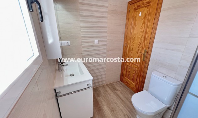 Sale - Bungalow Planta Alta - Los Montesinos