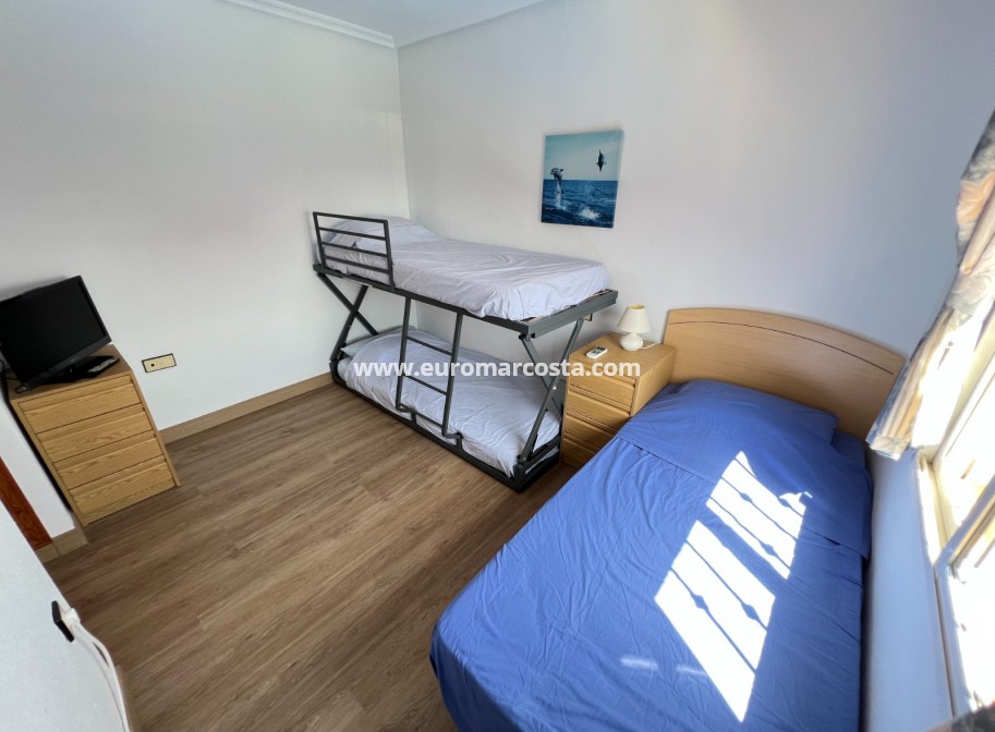 Sale - Bungalow Planta Alta - Los Montesinos
