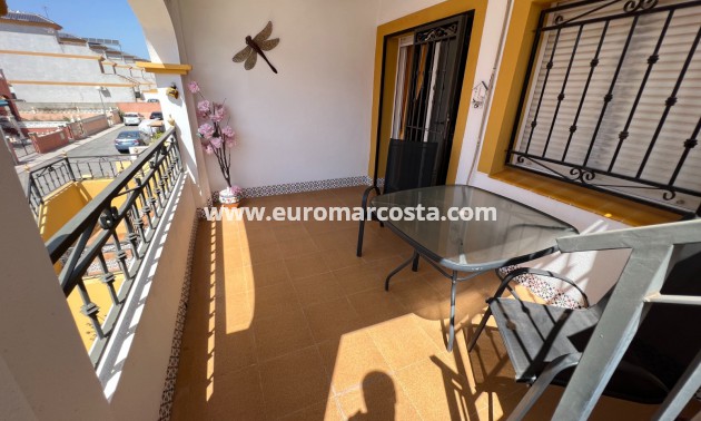 Sale - Bungalow Planta Alta - Los Montesinos