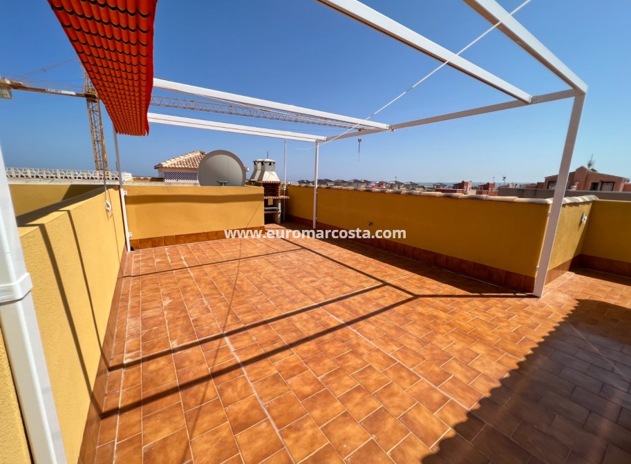 Sale - Bungalow Planta Alta - Los Montesinos
