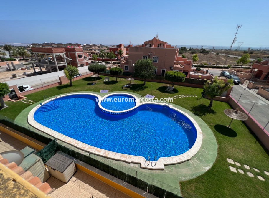Sale - Bungalow Planta Alta - Los Montesinos