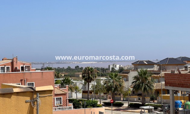Sale - Bungalow Planta Alta - Los Montesinos