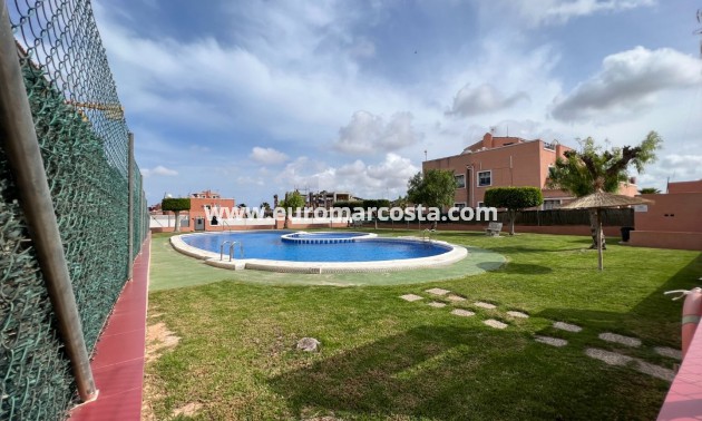 Sale - Bungalow Planta Alta - Los Montesinos