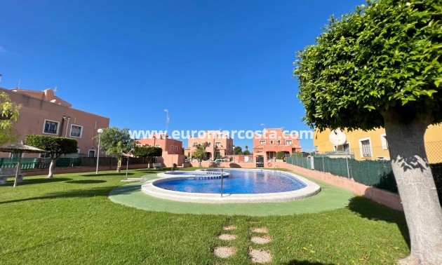 Sale - Bungalow Planta Alta - Los Montesinos