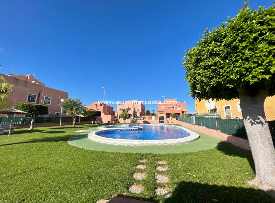 Sale - Bungalow Planta Alta - Los Montesinos