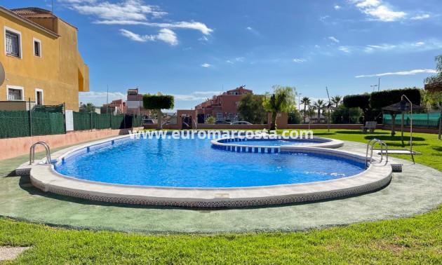 Sale - Bungalow Planta Alta - Los Montesinos