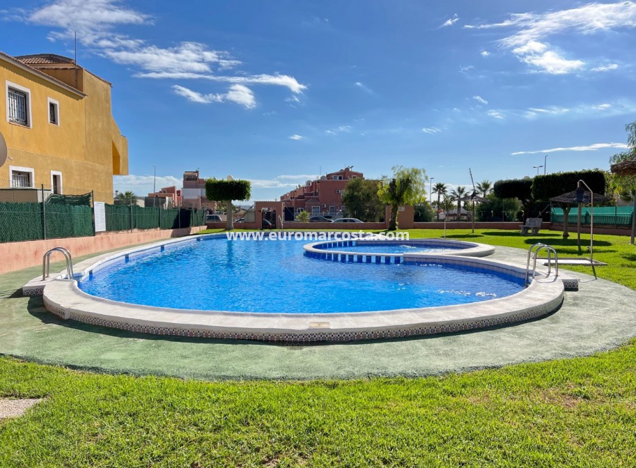 Sale - Bungalow Planta Alta - Los Montesinos