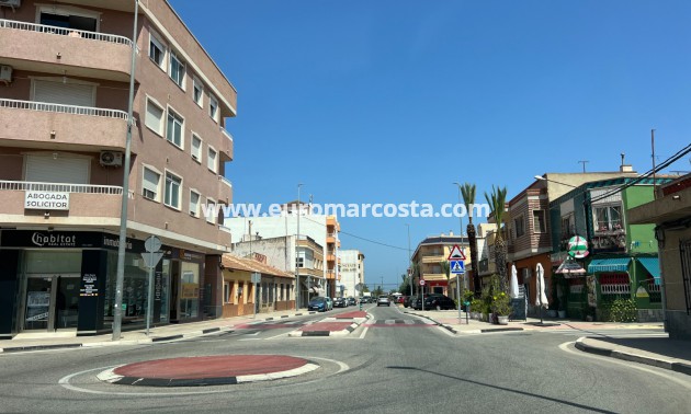Sale - Bungalow Planta Alta - Los Montesinos