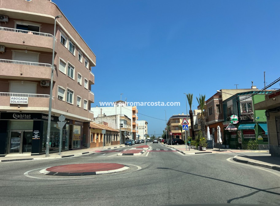Sale - Bungalow Planta Alta - Los Montesinos
