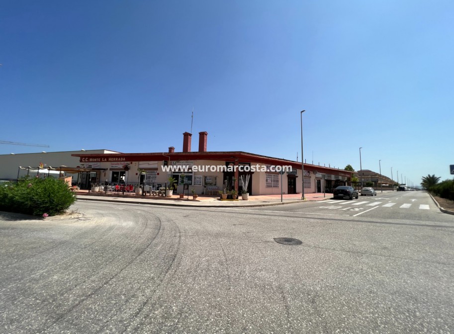 Sale - Bungalow Planta Alta - Los Montesinos