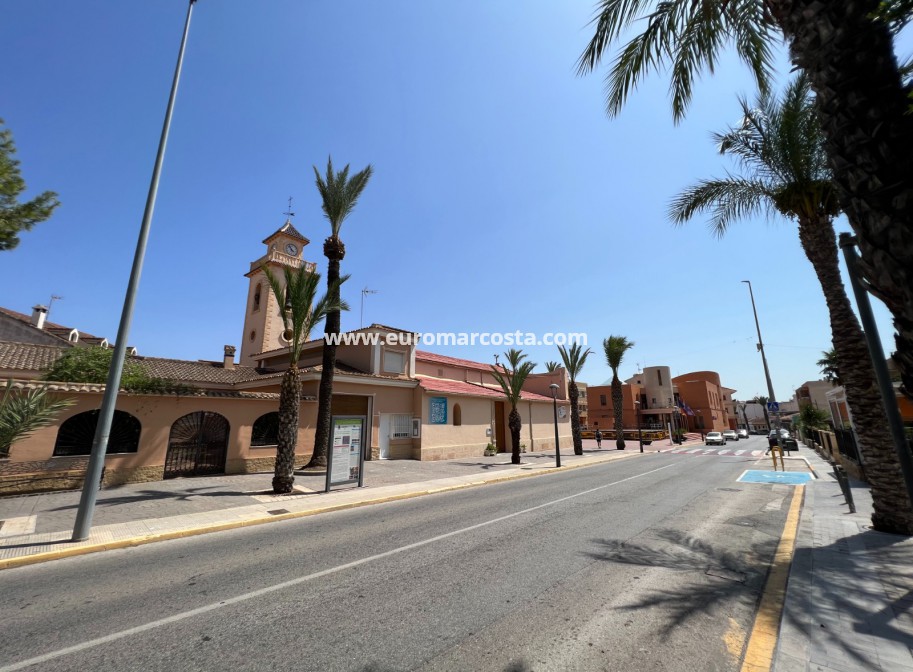 Sale - Bungalow Planta Alta - Los Montesinos