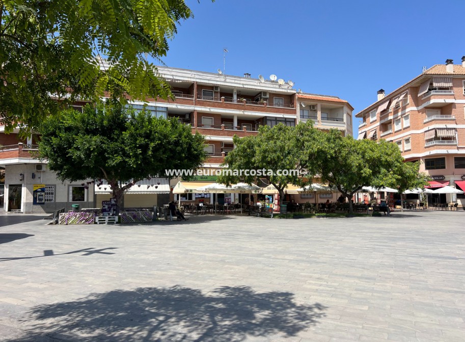 Sale - Bungalow Planta Alta - Los Montesinos