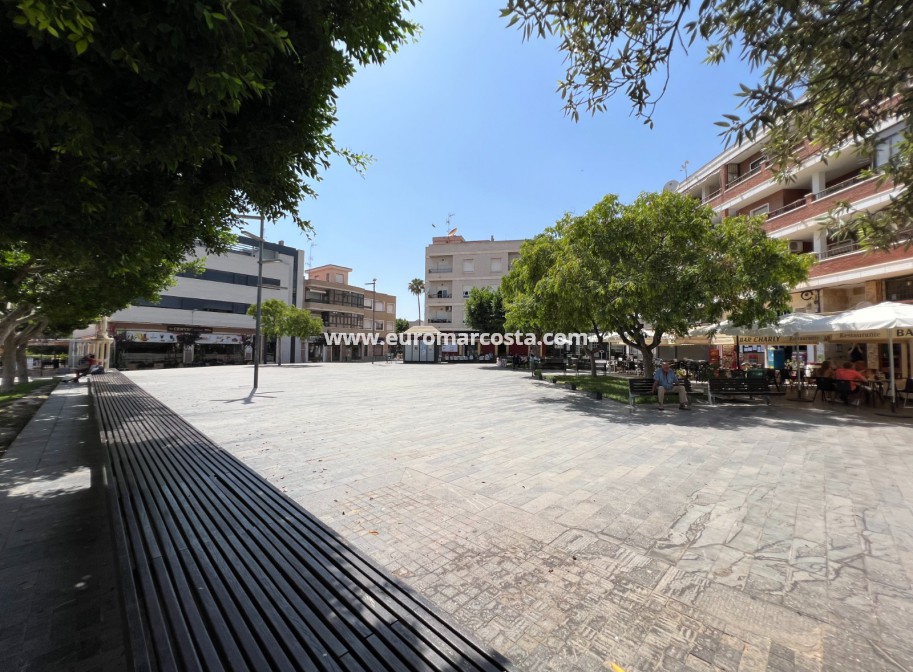 Sale - Bungalow Planta Alta - Los Montesinos