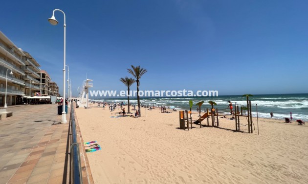 Sale - Bungalow Planta Alta - Los Montesinos