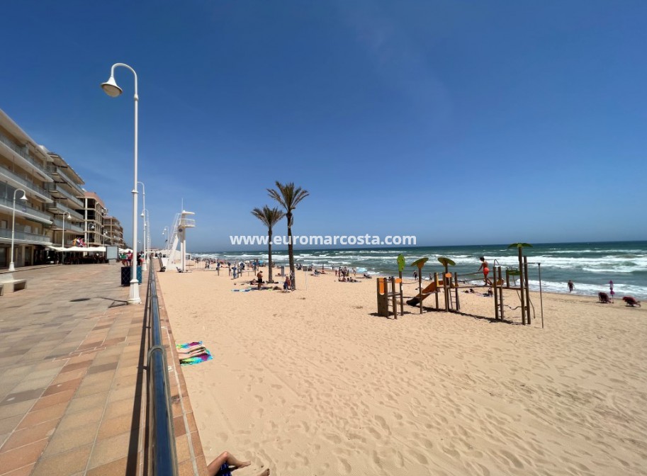 Sale - Bungalow Planta Alta - Los Montesinos