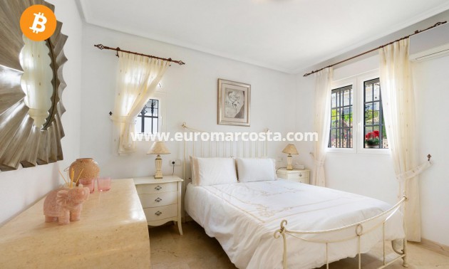 Objekte zum Wiederverkauf - Villa freitstehend - Orihuela Costa