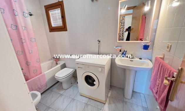 Sale - Apartment / flat - La Mata