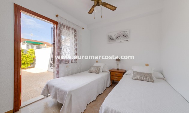 Venta - Bungalow Planta Baja - Torrevieja - TORREVIEJA