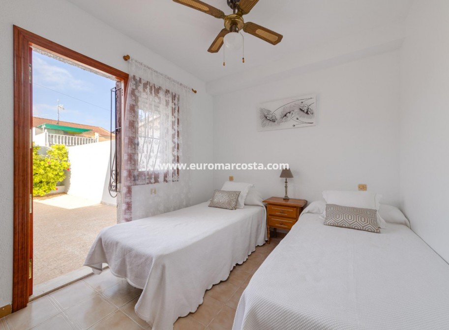 Venta - Bungalow Planta Baja - Torrevieja - TORREVIEJA