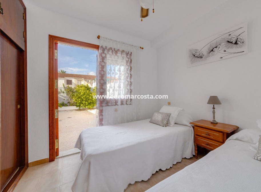 Venta - Bungalow Planta Baja - Torrevieja - TORREVIEJA