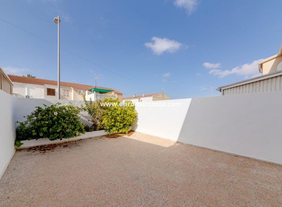 Venta - Bungalow Planta Baja - Torrevieja - TORREVIEJA