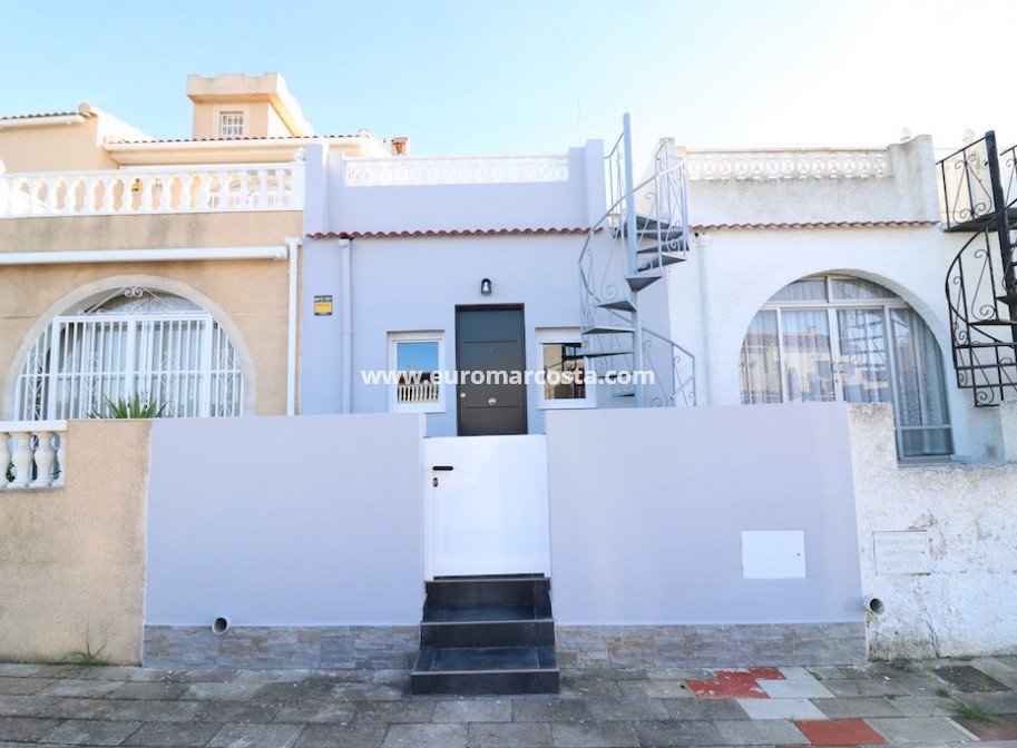 Sale - Townhouse - Torrevieja - TORREVIEJA