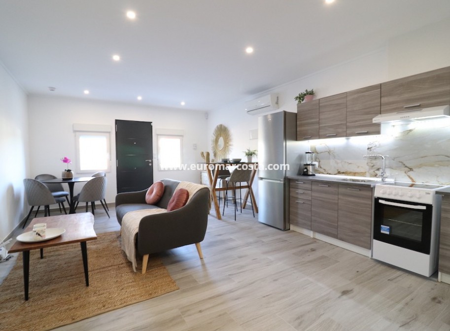 Sale - Townhouse - Torrevieja - TORREVIEJA