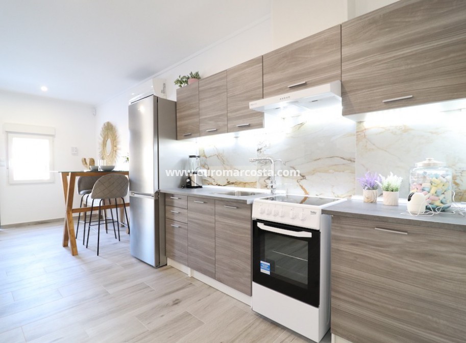 Sale - Townhouse - Torrevieja - TORREVIEJA