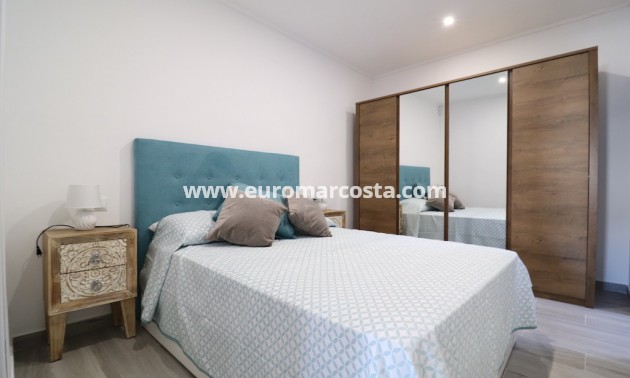 Sale - Townhouse - Torrevieja - TORREVIEJA