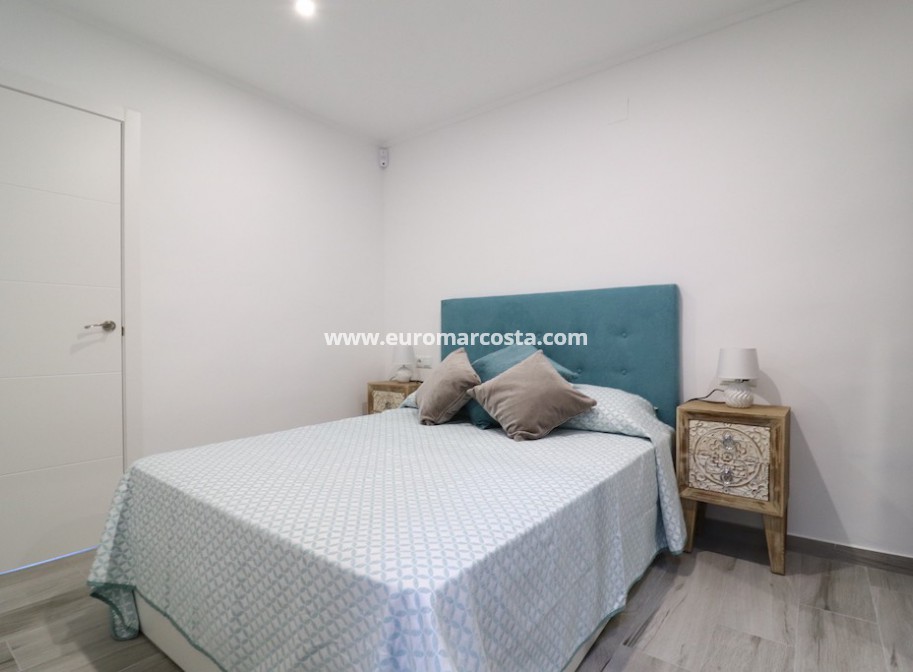 Sale - Townhouse - Torrevieja - TORREVIEJA