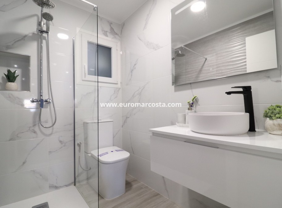 Sale - Townhouse - Torrevieja - TORREVIEJA
