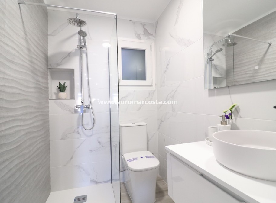 Sale - Townhouse - Torrevieja - TORREVIEJA