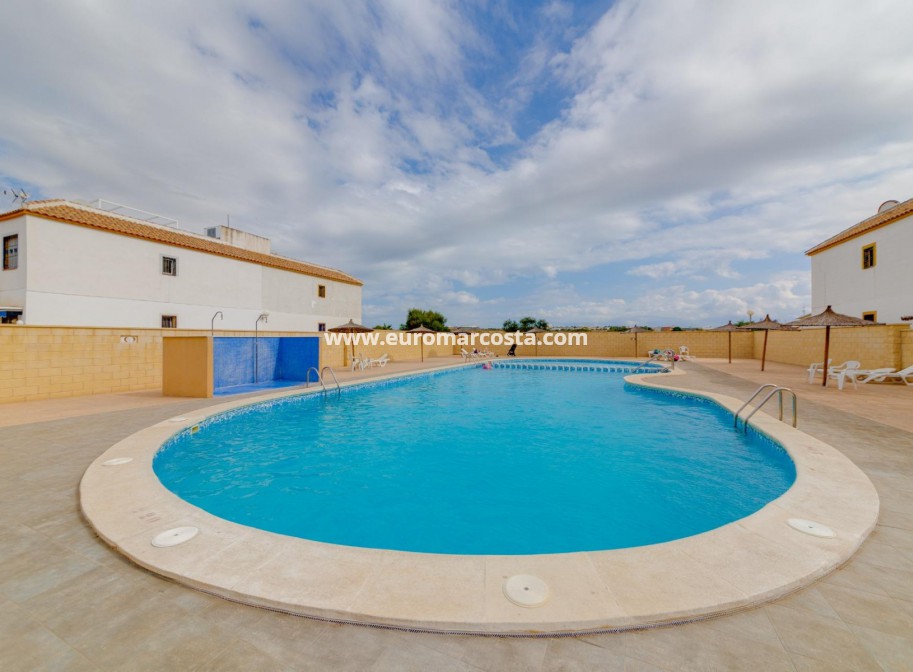 Sale - Bungalow Planta Alta - Torrevieja - TORREVIEJA