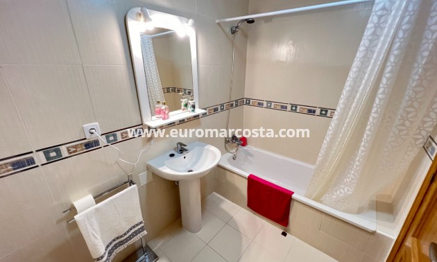 Sale - Apartment / flat - Guardamar del Segura