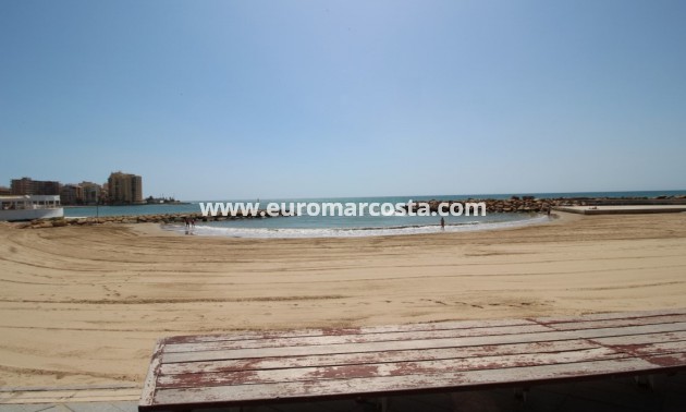 Objekte zum Wiederverkauf - Kommerziell - Torrevieja - TORREVIEJA