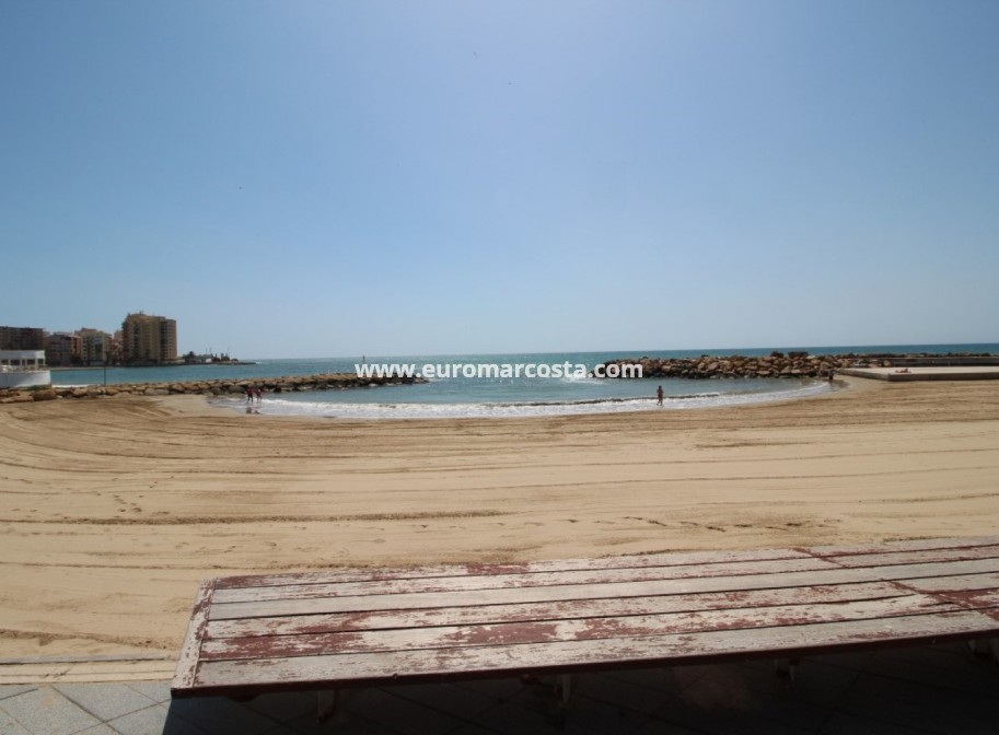 Objekte zum Wiederverkauf - Kommerziell - Torrevieja - TORREVIEJA