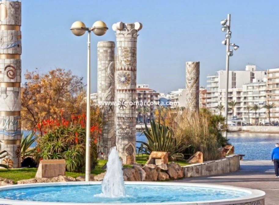 Objekte zum Wiederverkauf - Kommerziell - Torrevieja - TORREVIEJA