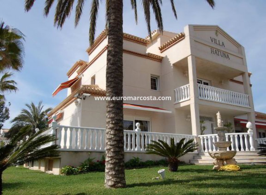 Sale - Villa - Orihuela Costa - Playa Flamenca I
