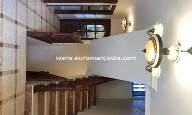 Objekte zum Wiederverkauf - Villa freitstehend - Orihuela Costa